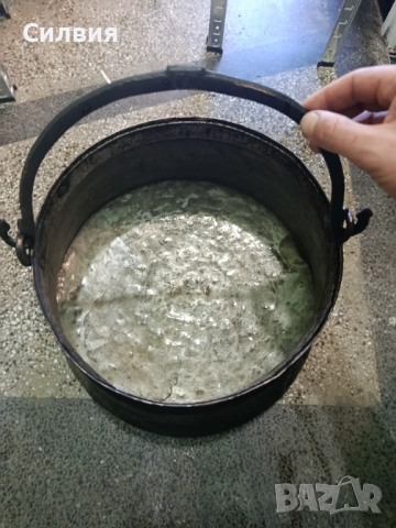 Стар бакърен казан 