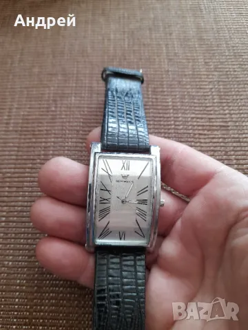 Часовник Emporio Armani, снимка 2 - Антикварни и старинни предмети - 49178894