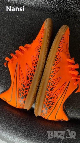 Два удобни модела кожени маратонки NIKE