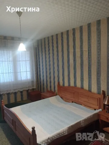 Продавам апартамент тристаен 89кв.