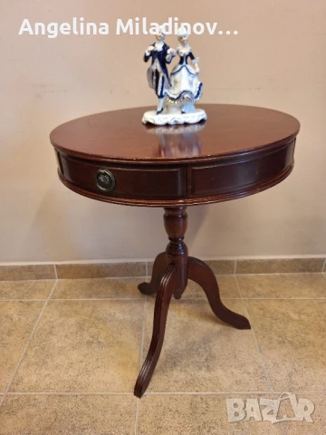 Конзолна маса с чекмеджета , снимка 1