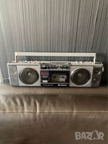 HITACHI TRK-6701W VINTAGE RETRO BOOMBOX радио  касетофон, снимка 2 - Радиокасетофони, транзистори - 53244302
