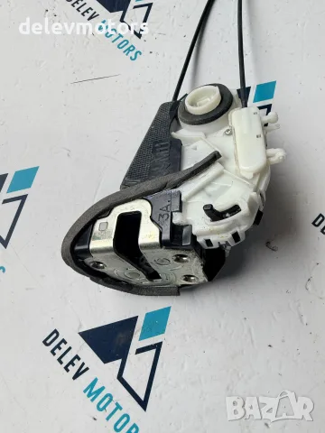 690600D310 задна лява брава от Toyota Yaris P13, 1.0i