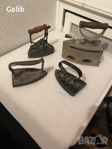 Стари метални и брозови ютии 