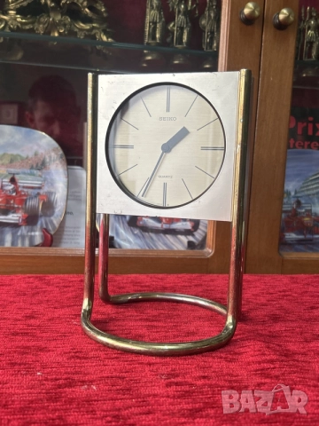 винтидж настолен кварцов часовник Seiko