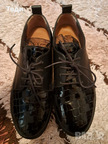 Дамски обувки от естествена кожа 