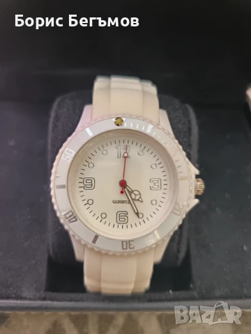 Дамски часовник 