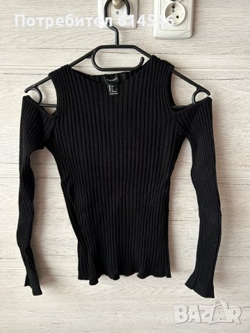 Черен пуловер Forever21, снимка 1 - Блузи с дълъг ръкав и пуловери - 39734586