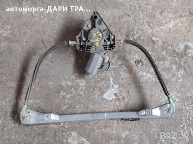 Стъклоповдигач за Рено Клио 2 2002г.преден десен за хечбек с 5 врати
