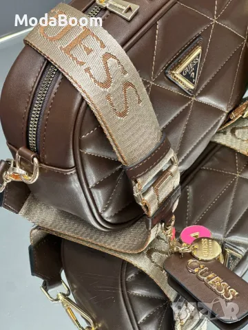 Guess дамски чанти различни цветове , снимка 17 - Чанти - 48267823