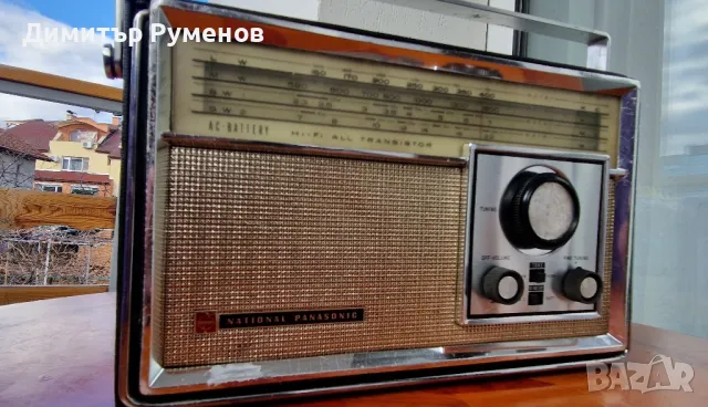 National Panasonic R-441LB Транзисторно радио 4 Band

, снимка 2 - Радиокасетофони, транзистори - 48545017