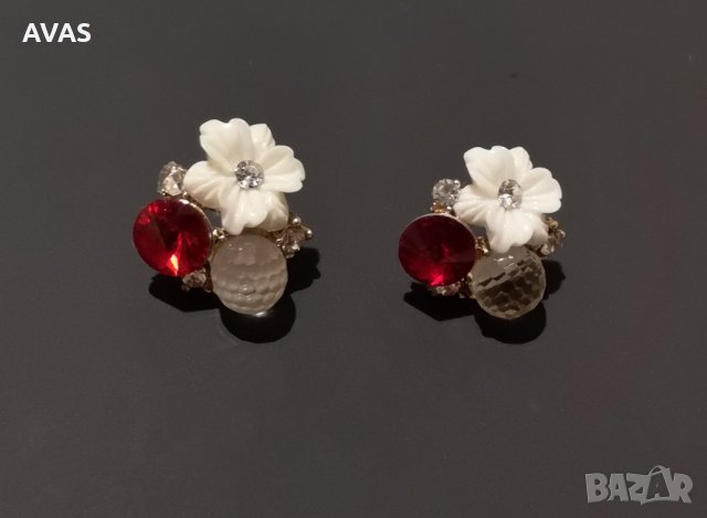 Нови нежни обеци с цветчета и кристалчета сини бели червени, снимка 2 - Обеци - 30032482