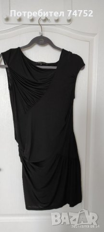 Ефектна къса черна рокля
