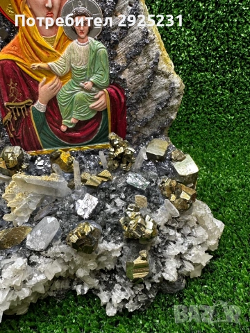 Ръчно изработена икона на Дева Мария с Младенеца с естествени кристали, снимка 3 - Икони - 54091657