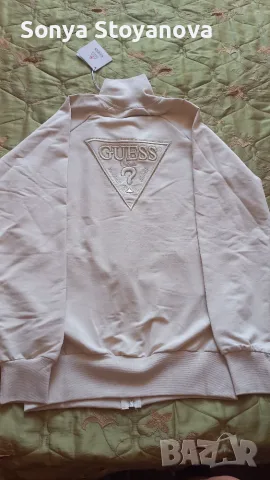 Дамски комплект Guess, снимка 3 - Спортни екипи - 56393560