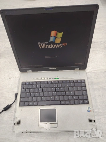 Ретро лаптоп за колекция реставрация