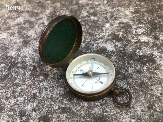 стар малък, бронзов компас - West Germany, снимка 1 - Антикварни и старинни предмети - 42267581