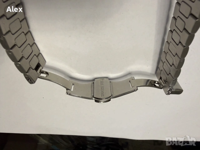 Продавам часовник Nautilus Тюркоаз. Нов, снимка 4 - Мъжки - 53291654