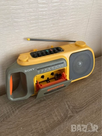 	Sony CFM-104 Sports Radio Cassette Player, снимка 2 - Радиокасетофони, транзистори - 52651520