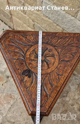 Уникална ъглова дървета масичка ръчна дърворезба, снимка 8 - Маси - 54082245
