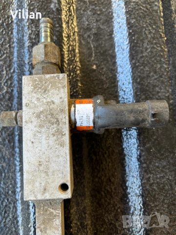 Газови рейки с дюзи за Субару , снимка 2 - Части - 54314939