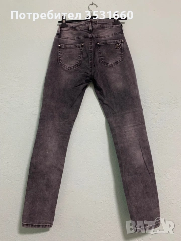 Дамски сиви дънки марка Philipp Plein. , снимка 3 - Дънки - 54015011