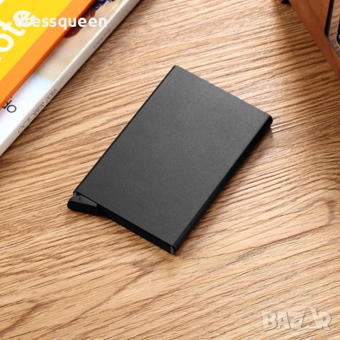 4043 Черен алуминиев картодържател със защита за безконтактните карти, снимка 4 - Портфейли, портмонета - 42149035