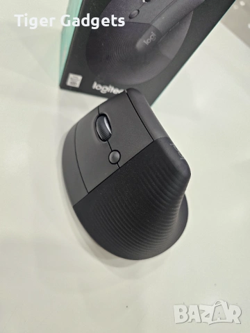 Logitech Lift Vertical лява ергономична мишка, безжична, тиха, снимка 5 - Клавиатури и мишки - 53984022
