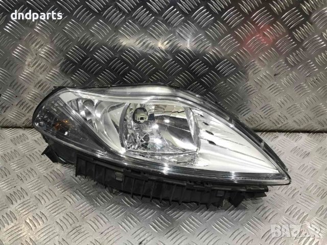 Десен фар Lancia Ypsilon,2011г.(счупени щипки)