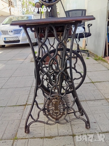 Singer, снимка 3 - Шевни машини - 54324740