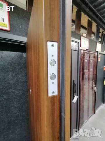 Метална блиндирана врата 80х200, снимка 7 - Входни врати - 54070892