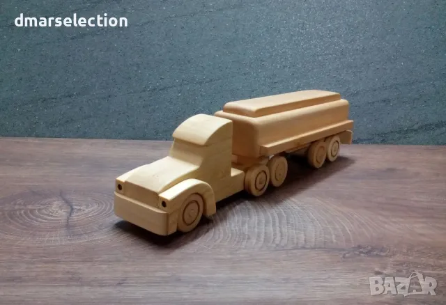 Декоративно дървено камионче с ремарке цистерна DMAR 63M
