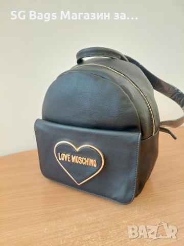 Moschino дамска чанта тип раница дамска раница код 123, снимка 7 - Раници - 48479826