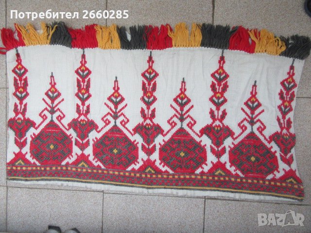 СТАРИННО РЪЧНО ШИТО КОВЬОРЧЕ ЗА СТЕНА