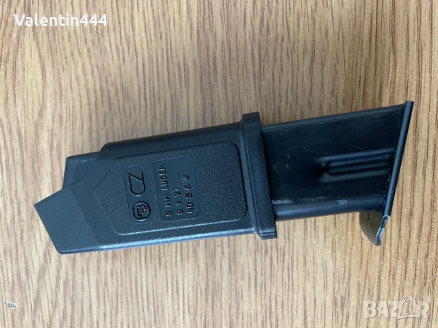 Пълнител за пистолет "ЧЗ-75 D", кал. 9х19мм, снимка 3 - Бойно оръжие - 53959959
