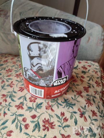 Star wars can тенекияна кутия нова неизползвана със стикери и креда