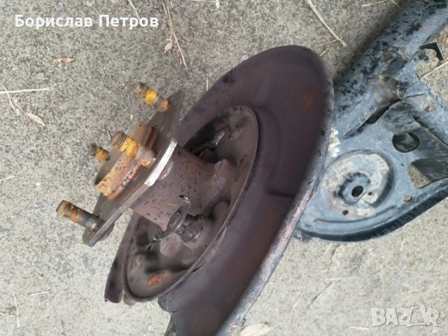 Заден мост с главини и спирачки, снимка 2 - Части - 53925967