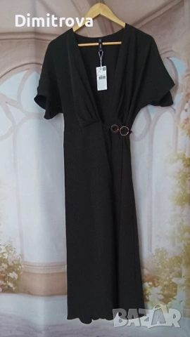 Ефектна рокля Mango с прехлупване и колан