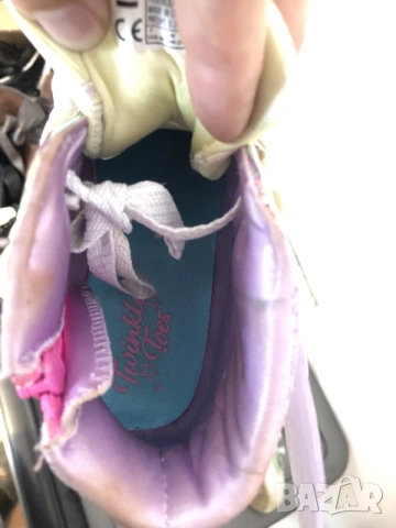 Детски светещи кецове Skechers Twinkle Toes с крила, №34 (21.5 см), снимка 7 - Бебешки боти и ботуши - 55969384