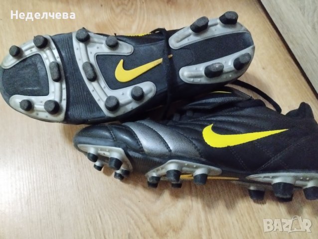 Бутонки Nike 40 номер, снимка 3 - Детски маратонки - 42303656