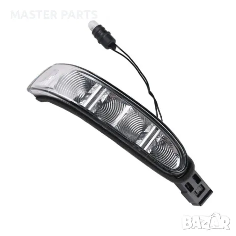 LED Мигачи за Огледала за Mercedes GL X164 / ML W164 / R W251 (Преди фейслифт) - Plug & Play , снимка 2 - Части - 50423720