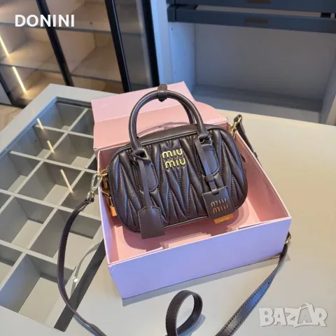 Miu Miu дамска чанта от естествена кожа, снимка 4 - Чанти - 55894996