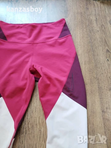 Nike Training - страхотен дамски клин XL 100% оригинал много добро състояние точни размери дължи, снимка 4 - Клинове - 50859199