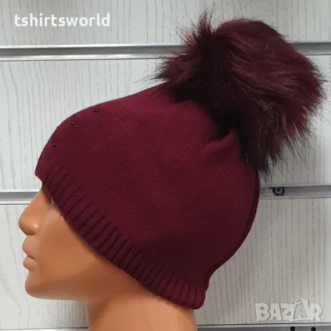 Нова зимна дамска шапка с камъчета отпред и с пух/помпон в цвят бордо, снимка 3 - Шапки - 48210108