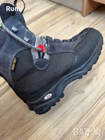 Оригинални Трекинг обувки Hanwag ! 37,5 н, снимка 10 - Дамски боти - 52306469