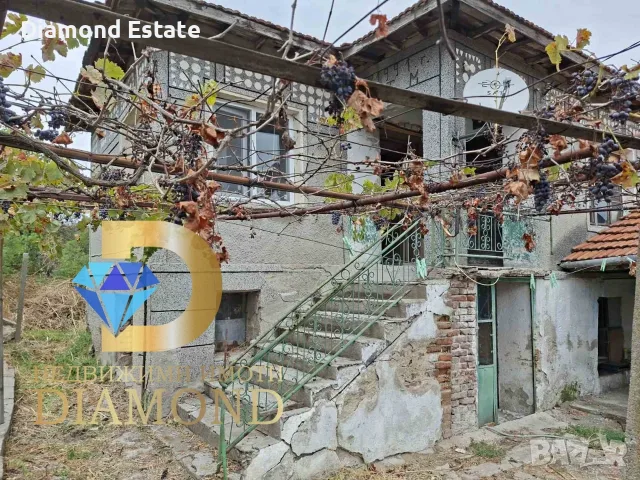 Двуетажна къща в село Васил Левски, общ. Опан, снимка 2 - Къщи - 56289140