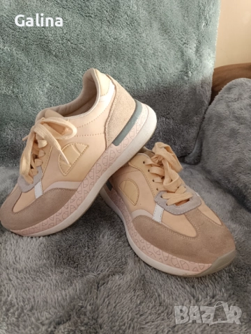 Оригинални маратонки , снимка 2 - Дамски елегантни обувки - 52942379