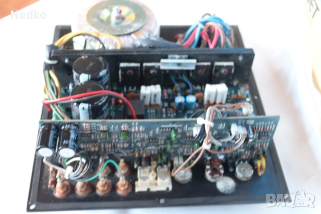 Усилвател за бас каса KEF