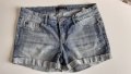 Дамски къси дънкови панталони , снимка 1 - Къси панталони и бермуди - 31977625