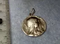 Старинна КАТОЛИЧЕСКА СРЕБЪРНА ИКОНКА МЕДАЛЬОН СРЕБРО ВИСОКА ПРОБА ХУДОЖЕСТВЕНА РЪЧНА ИЗРАБОТКА 44315, снимка 4